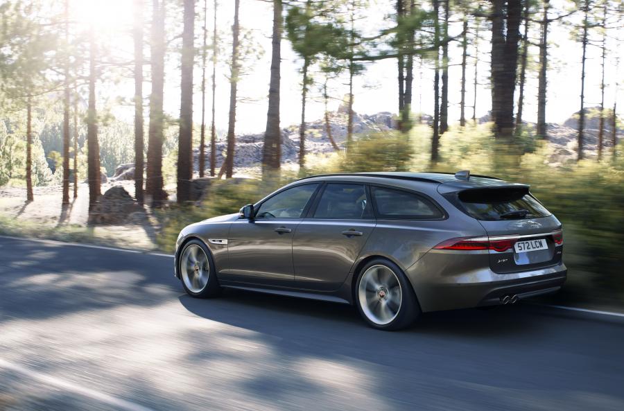 Jaguar XF 2.0d Sportbrake 2017 года  (WW) (фото 33 из 47)
